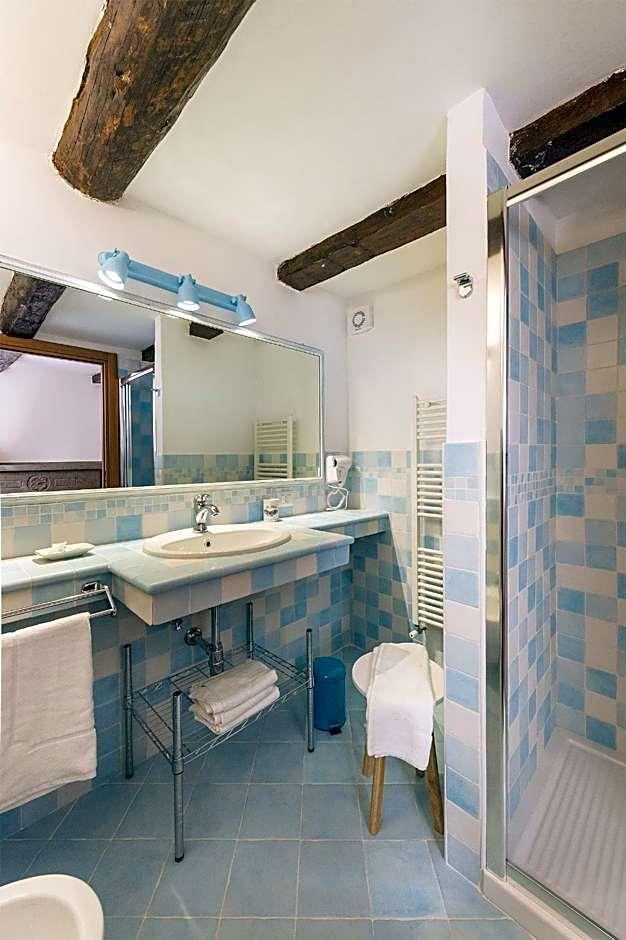 Triple Room Private Bathroom